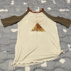 Buckle Modish Rebel Women's Short Sleeve Graphic Tee